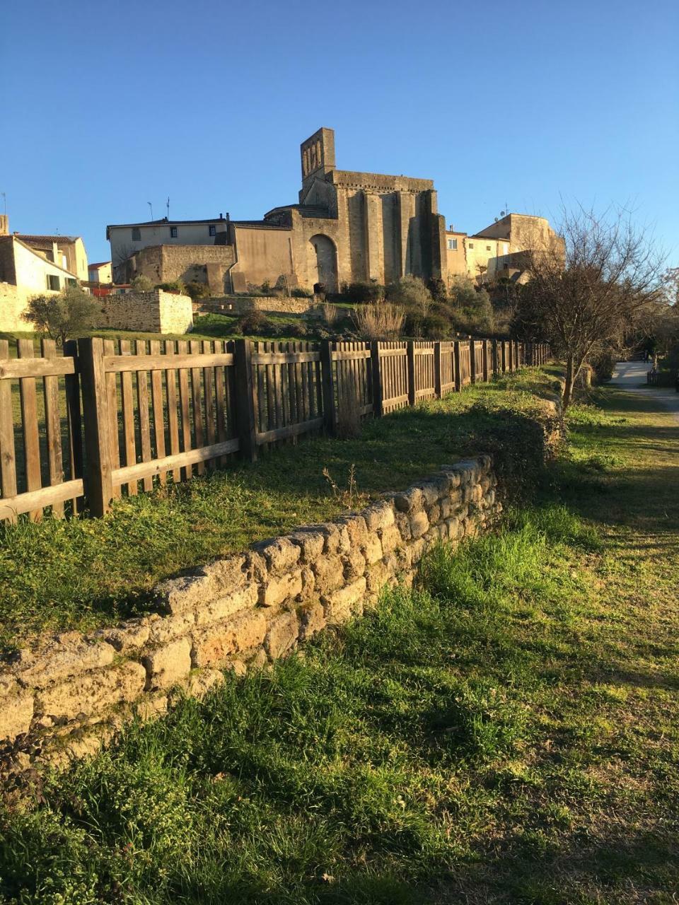 La Domitia - Maison D'Hotes, Massages & Bien-Etre Montbazin Exterior photo